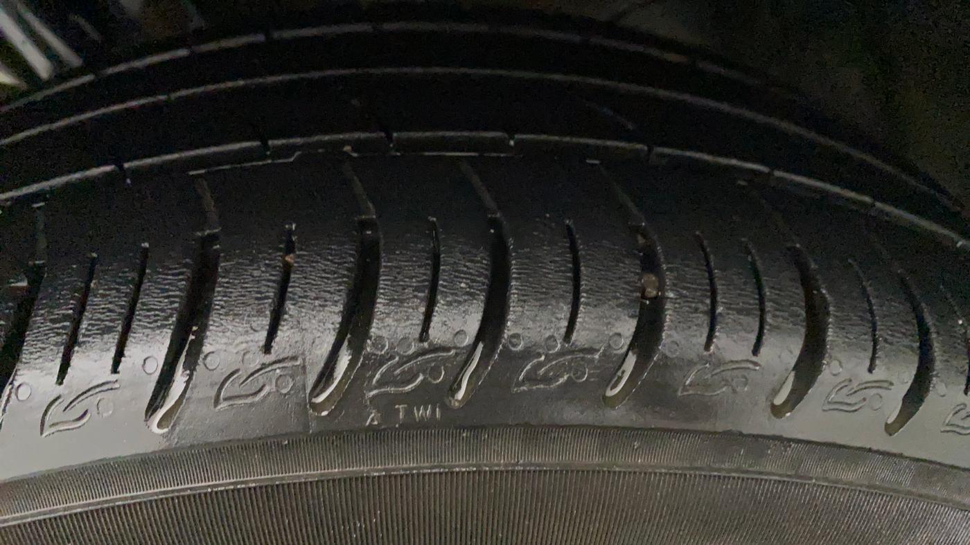 2017 Maruti Baleno ALPHA PETROL 1.2, Petrol, Manual, 90,880 km, Left Front Tyre Tread