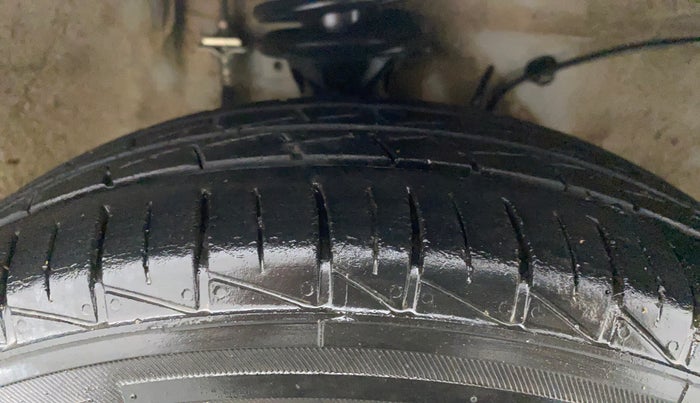 2022 Maruti Alto LXI OPT CNG, CNG, Manual, 35,503 km, Right Front Tyre Tread