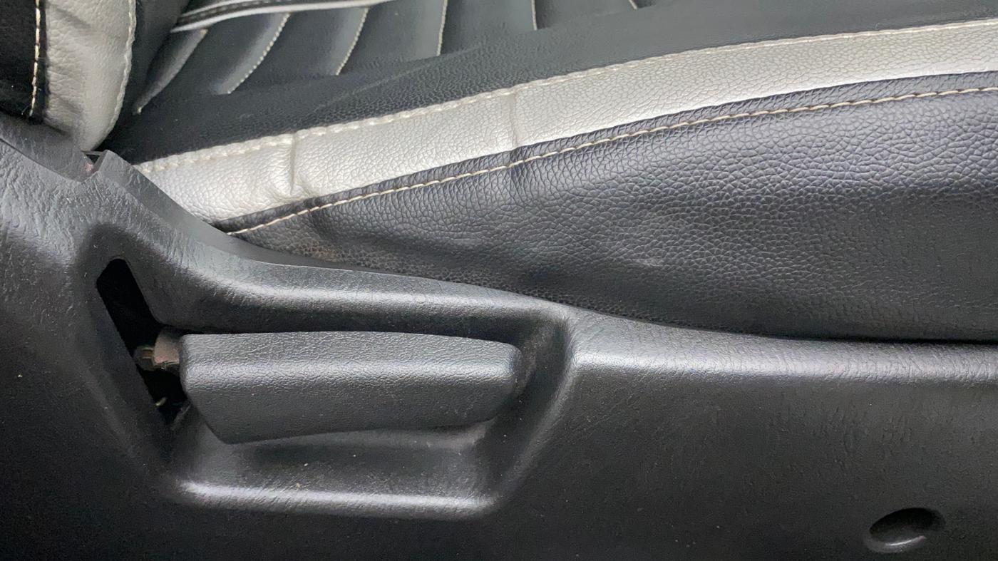 2022 Maruti Alto LXI OPT CNG, CNG, Manual, 35,503 km, Driver Side Adjustment Panel