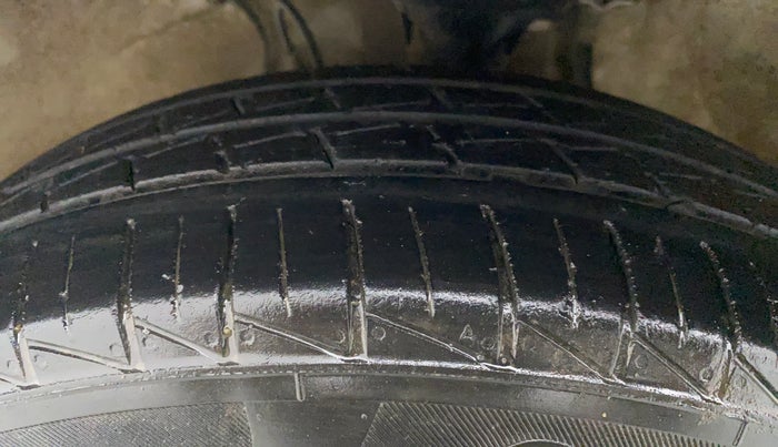 2022 Maruti Alto LXI OPT CNG, CNG, Manual, 35,503 km, Left Front Tyre Tread