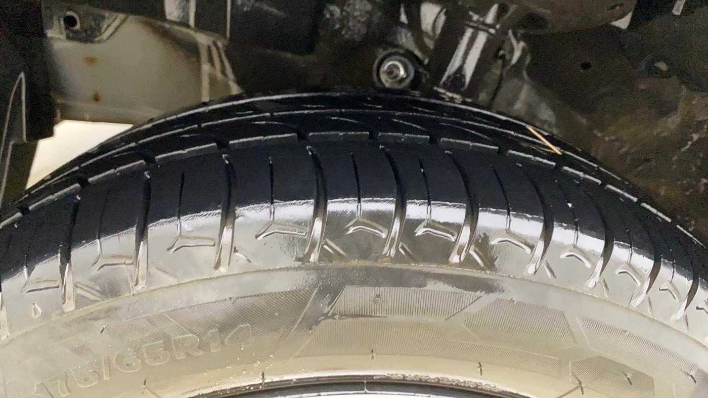 2019 Honda Amaze 1.2L I-VTEC S, CNG, Manual, 95,065 km, Left Front Tyre Tread