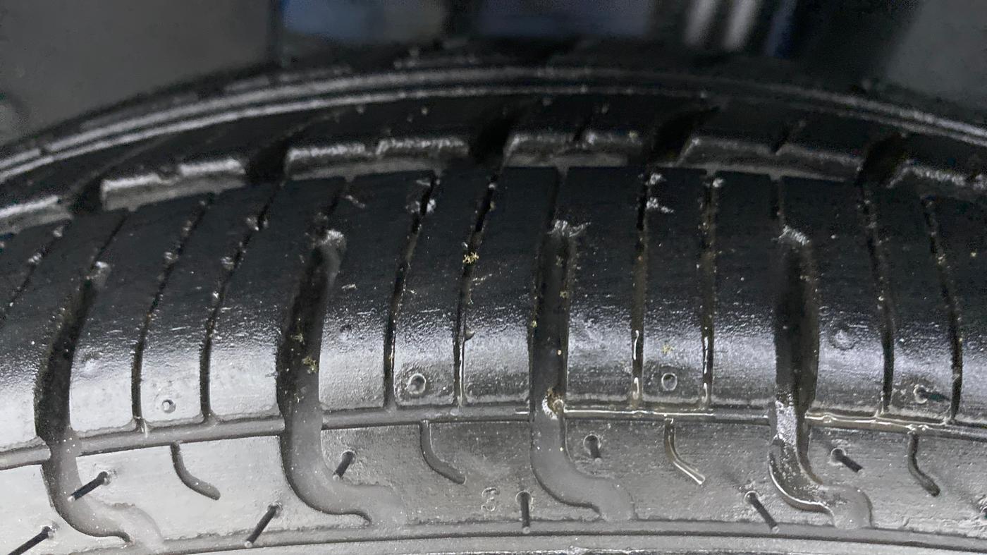 2019 Renault Kwid CLIMBER 1.0, Petrol, Manual, 3,065 km, Left Front Tyre Tread