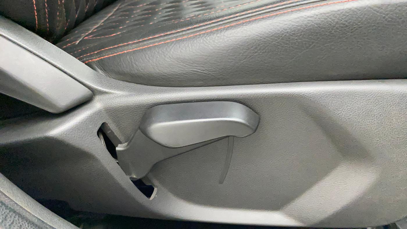2018 Ford FREESTYLE TITANIUM 1.2 PETROL, Petrol, Manual, 64,425 km, Driver Side Adjustment Panel
