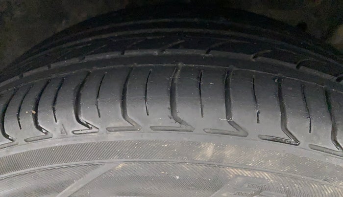 2018 Ford FREESTYLE TITANIUM 1.2 PETROL, Petrol, Manual, 64,425 km, Right Front Tyre Tread