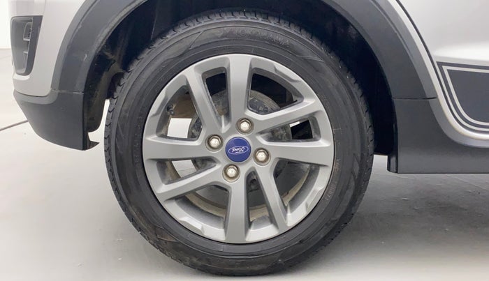 2018 Ford FREESTYLE TITANIUM 1.2 PETROL, Petrol, Manual, 64,425 km, Right Rear Wheel