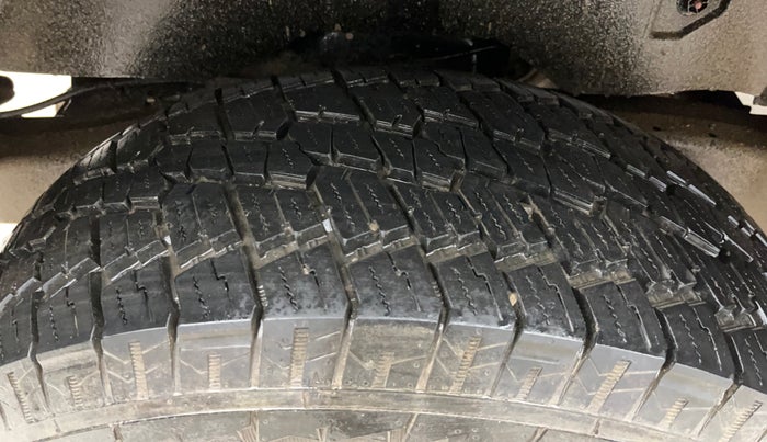 2022 Mahindra Thar LX PETROL HT 4WD AT, Petrol, Automatic, 16,507 km, Right Rear Tyre Tread