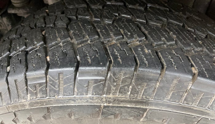 2022 Mahindra Thar LX PETROL HT 4WD AT, Petrol, Automatic, 16,507 km, Left Front Tyre Tread