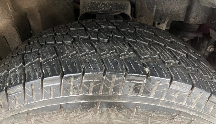 2022 Mahindra Thar LX PETROL HT 4WD AT, Petrol, Automatic, 16,507 km, Right Front Tyre Tread