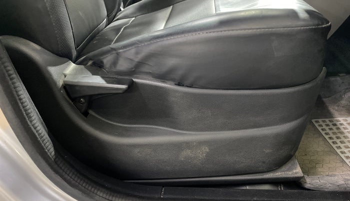 2018 Tata Tiago XT DIESEL, Diesel, Manual, 1,21,378 km, Driver Side Adjustment Panel