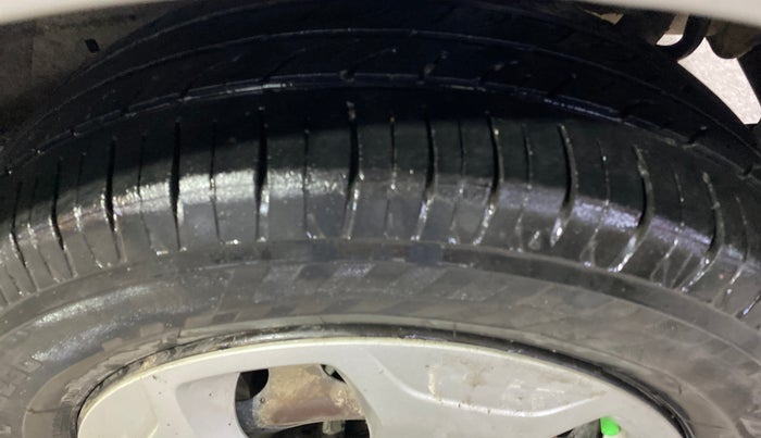 2018 Tata Tiago XT DIESEL, Diesel, Manual, 1,21,378 km, Left Front Tyre Tread