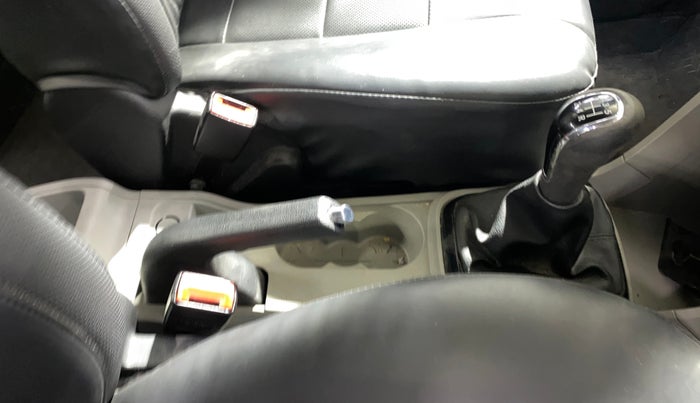 2018 Tata Tiago XT DIESEL, Diesel, Manual, 1,21,378 km, Gear Lever