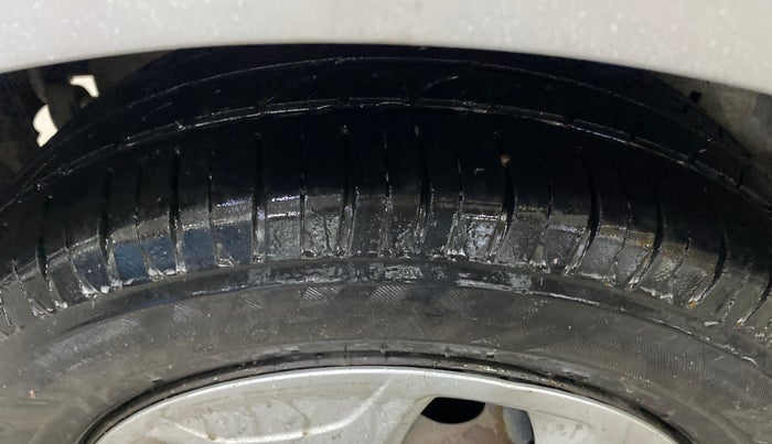 2018 Tata Tiago XT DIESEL, Diesel, Manual, 1,21,378 km, Right Rear Tyre Tread