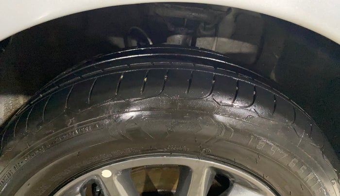 2019 Hyundai Elite i20 SPORTZ PLUS 1.2, Petrol, Manual, 43,043 km, Right Front Tyre Tread