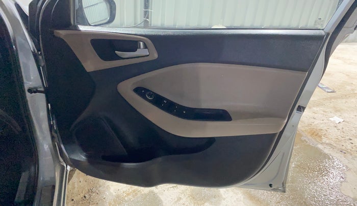 2019 Hyundai Elite i20 SPORTZ PLUS 1.2, Petrol, Manual, 43,043 km, Driver Side Door Panels Control