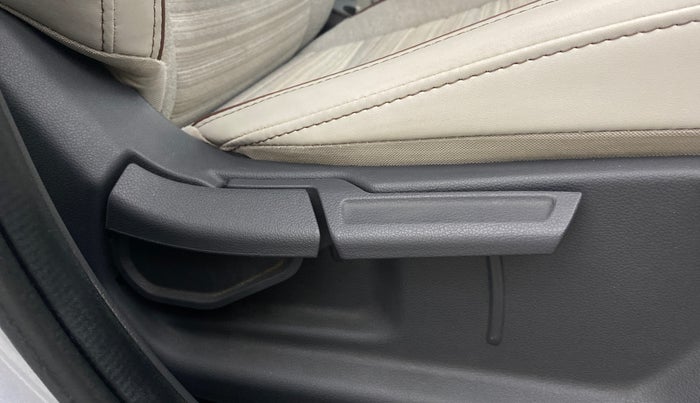 2022 Hyundai AURA SX 1.2, Petrol, Manual, 31,065 km, Driver Side Adjustment Panel