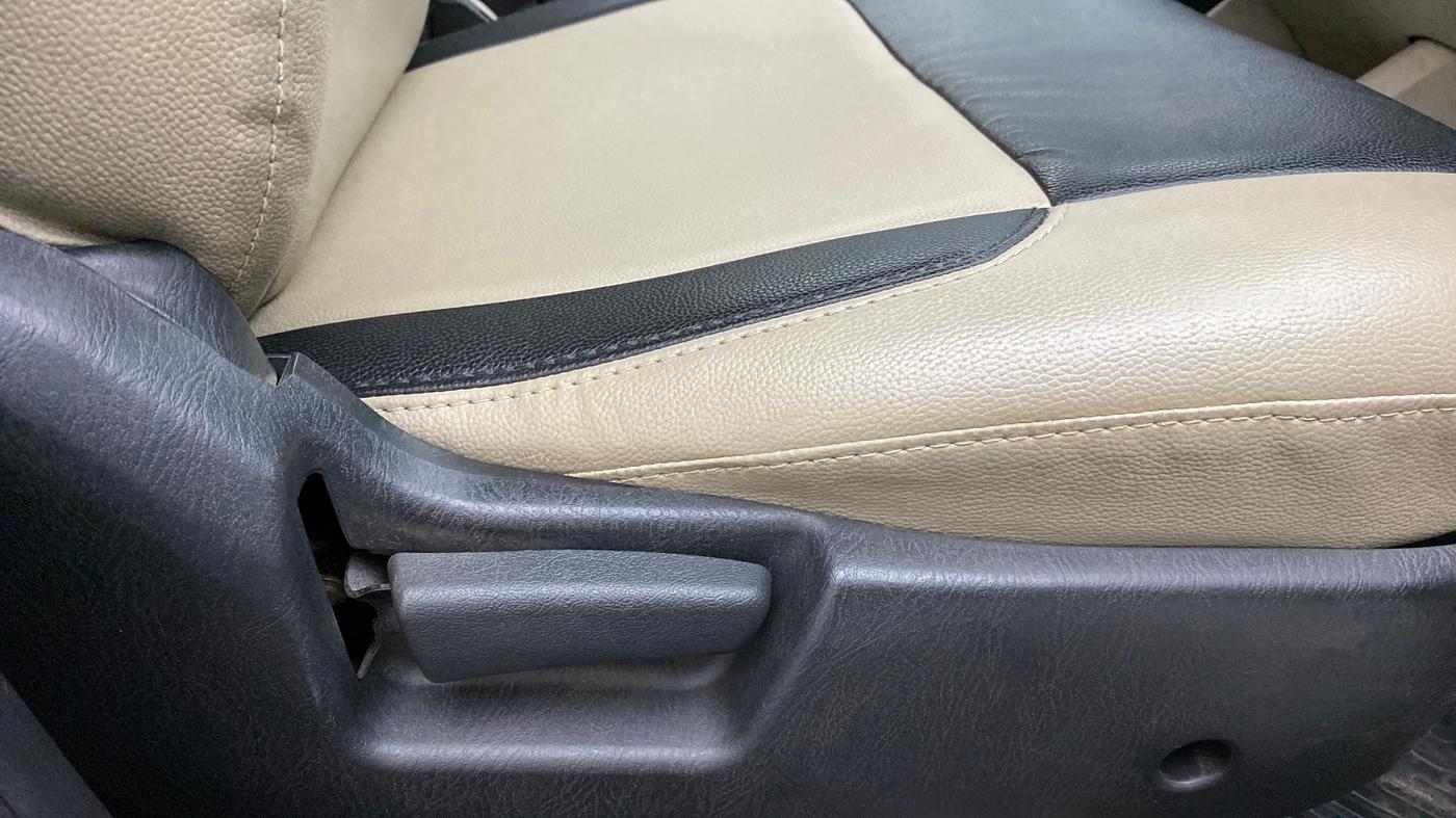 2020 Maruti Alto LXI OPT CNG, CNG, Manual, 75,591 km, Driver Side Adjustment Panel