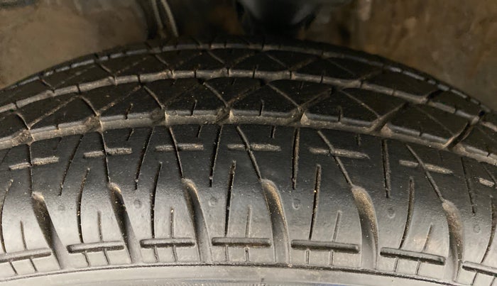 2020 Maruti Alto LXI OPT CNG, CNG, Manual, 75,591 km, Left Front Tyre Tread