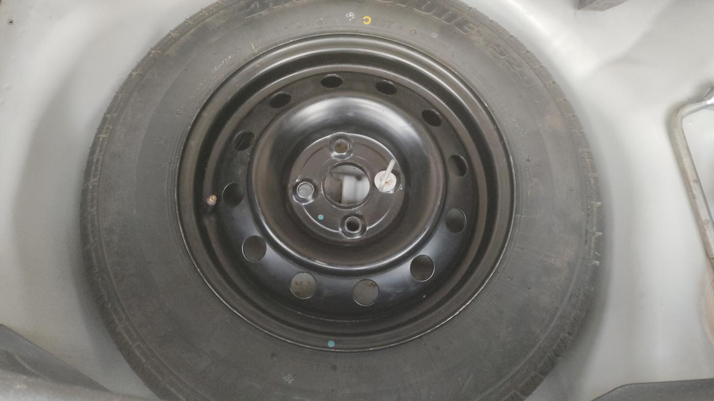 2014 Maruti Swift VXI, Petrol, Manual, 95,449 km, Spare Tyre