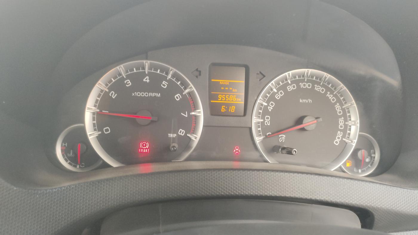 2014 Maruti Swift VXI, Petrol, Manual, 95,449 km, Odometer Image