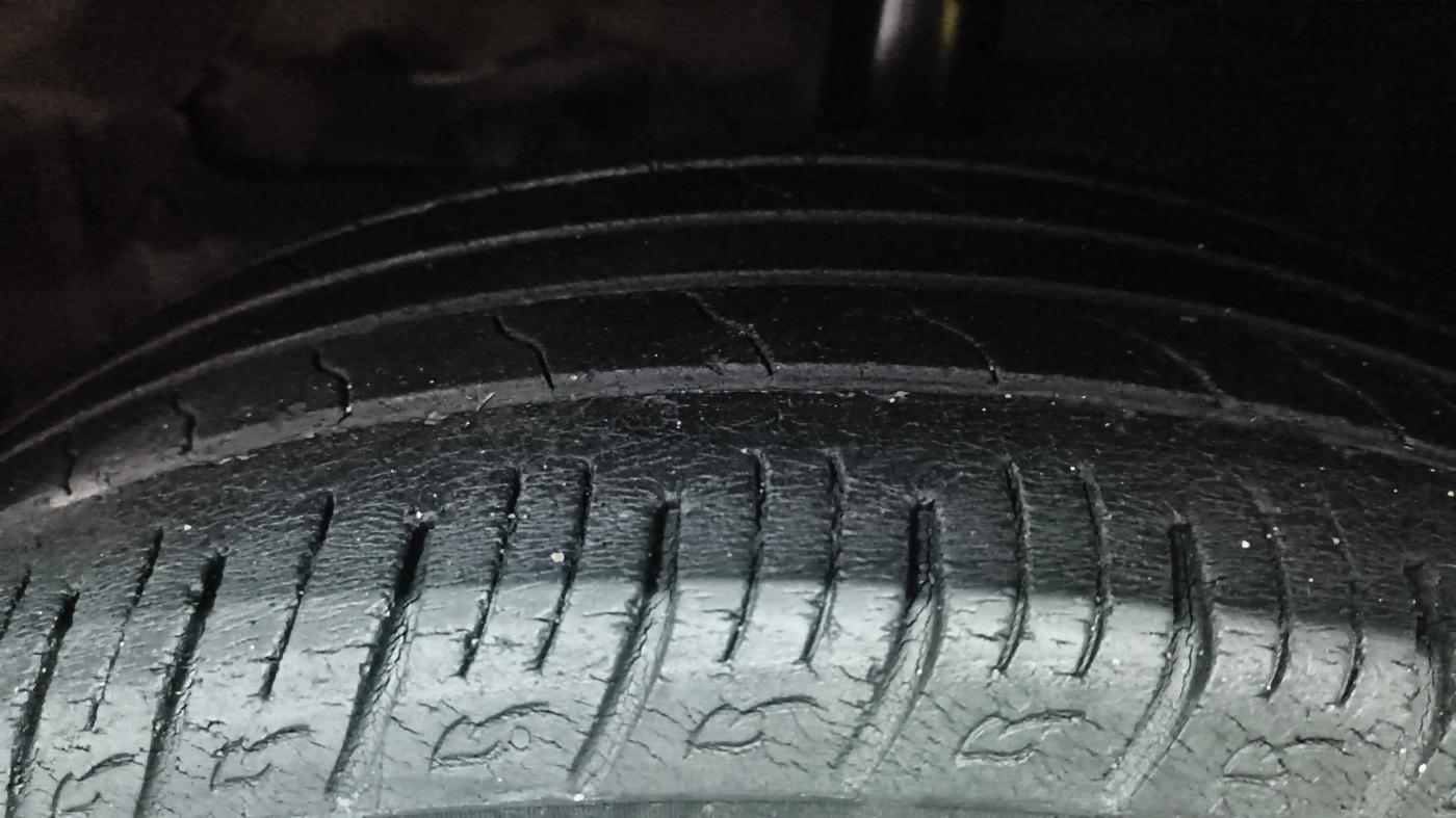 2020 Maruti Vitara Brezza ZXI PLUS DUAL TONE, Petrol, Manual, 59,753 km, Left Front Tyre Tread