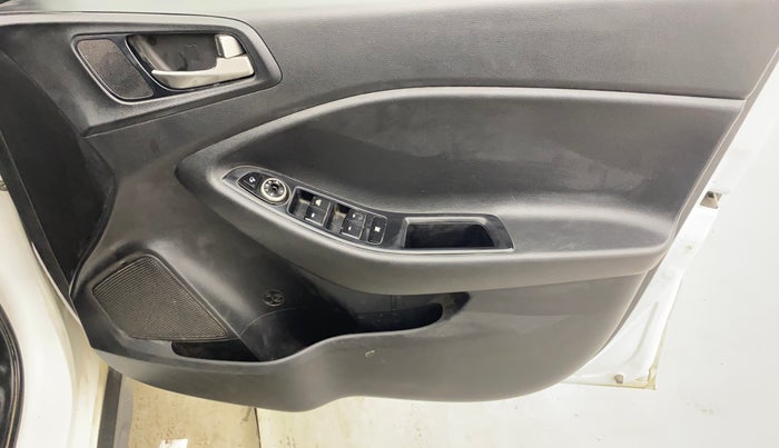 2016 Hyundai i20 Active 1.4 SX, Diesel, Manual, 65,470 km, Driver Side Door Panels Control