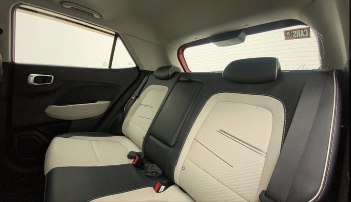 2022 Hyundai VENUE SX (O) 1.0 TURBO DCT, Petrol, Automatic, 7,754 km, Right Side Rear Door Cabin