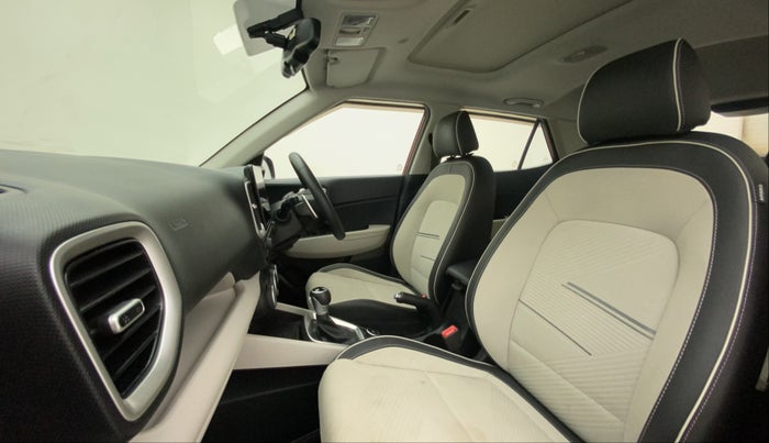 2022 Hyundai VENUE SX (O) 1.0 TURBO DCT, Petrol, Automatic, 7,754 km, Right Side Front Door Cabin