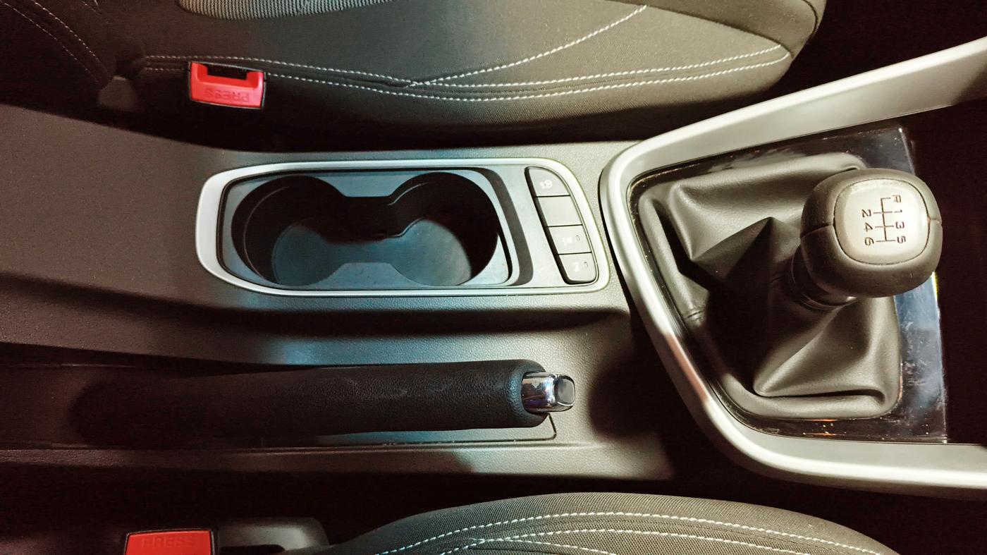 2022 MG HECTOR PLUS SUPER 1.5 PETROL TURBO HYBRID MT 7-STR, Petrol, Manual, 20,862 km, Gear Lever