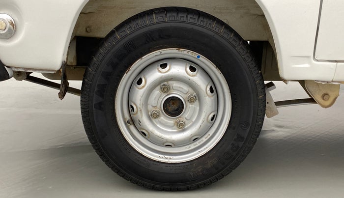 2017 Maruti Omni 5 STR, Petrol, Manual, 50,952 km, Right Rear Wheel