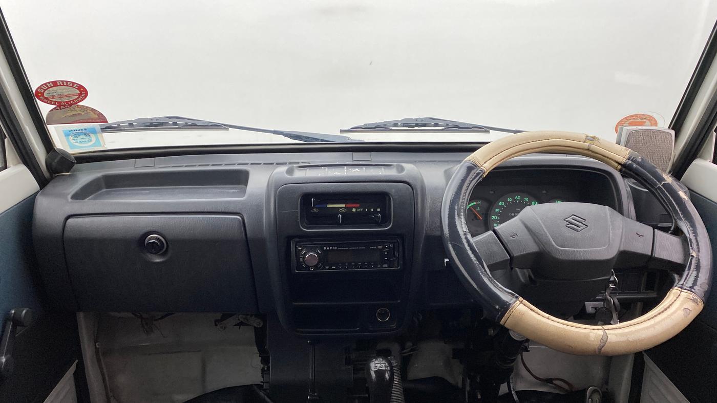2017 Maruti Omni 5 STR, Petrol, Manual, 50,952 km, Dashboard