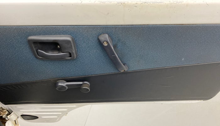 2017 Maruti Omni 5 STR, Petrol, Manual, 50,952 km, Driver Side Door Panels Control