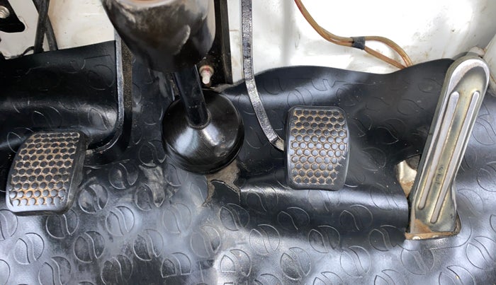 2017 Maruti Omni 5 STR, Petrol, Manual, 50,952 km, Pedals