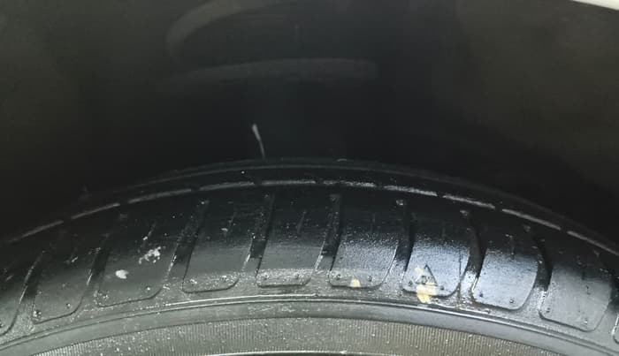 2020 Maruti Dzire VXI AMT, Petrol, Automatic, 31,205 km, Right Front Tyre Tread
