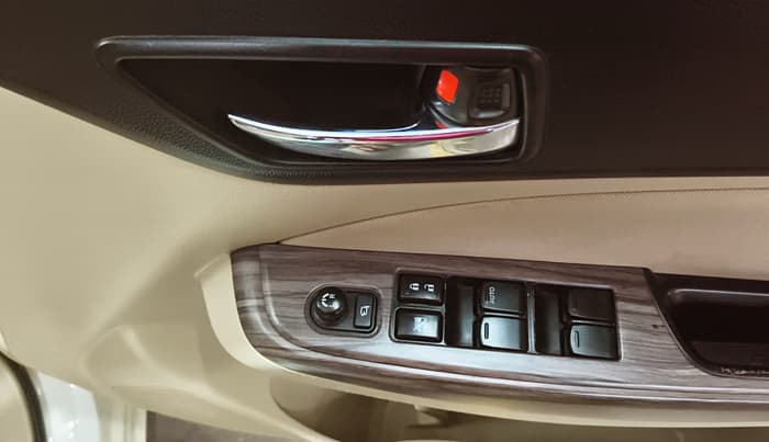 2020 Maruti Dzire VXI AMT, Petrol, Automatic, 31,205 km, Driver Side Door Panels Control