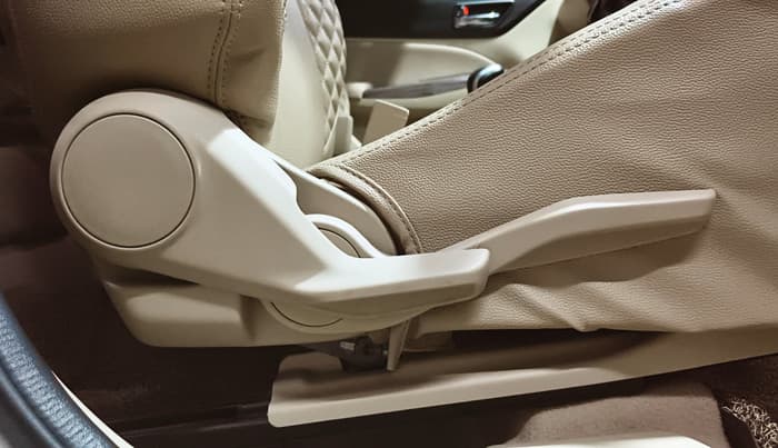 2020 Maruti Dzire VXI AMT, Petrol, Automatic, 31,205 km, Driver Side Adjustment Panel