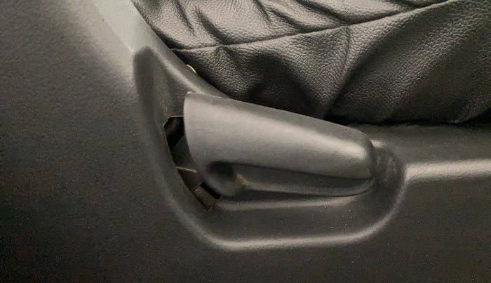 2013 Maruti Wagon R 1.0 LXI, Petrol, Manual, 88,827 km, Driver Side Adjustment Panel