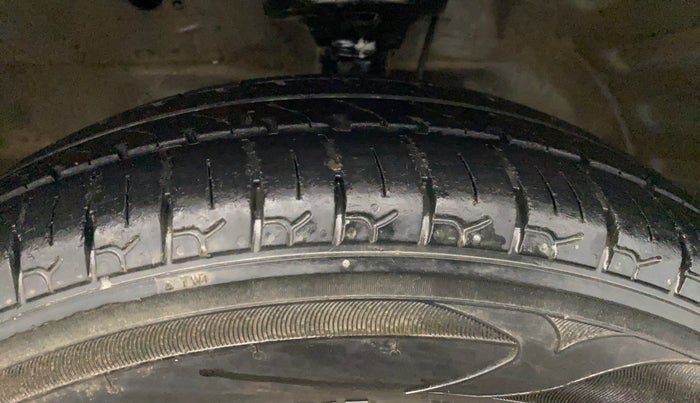 2013 Maruti Wagon R 1.0 LXI, Petrol, Manual, 88,827 km, Left Front Tyre Tread