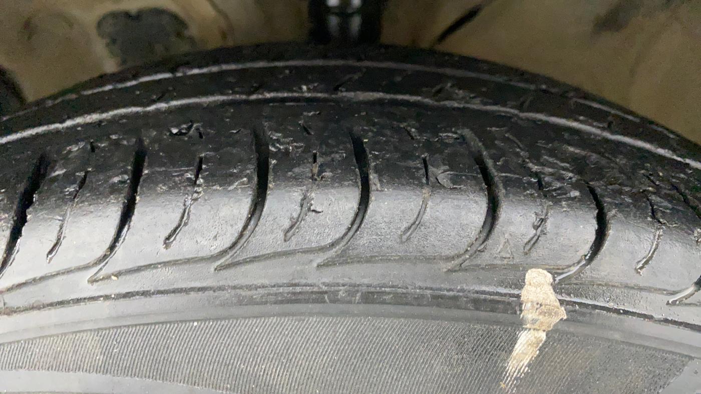 2018 Hyundai Creta 1.6 E + VTVT, Petrol, Manual, 64,849 km, Left Front Tyre Tread