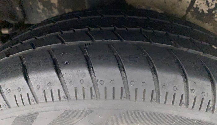 2017 Maruti Celerio ZXI, Petrol, Manual, 31,472 km, Right Rear Tyre Tread