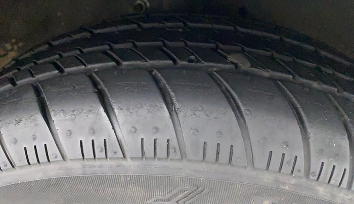 2017 Maruti Celerio ZXI, Petrol, Manual, 31,472 km, Right Front Tyre Tread