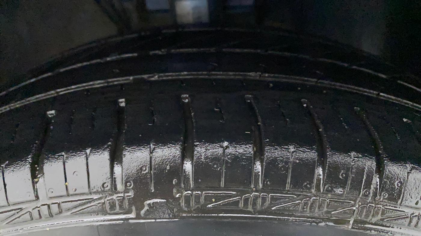 2020 Volkswagen Polo TRENDLINE 1.0L, Petrol, Manual, 52,748 km, Right Front Tyre Tread