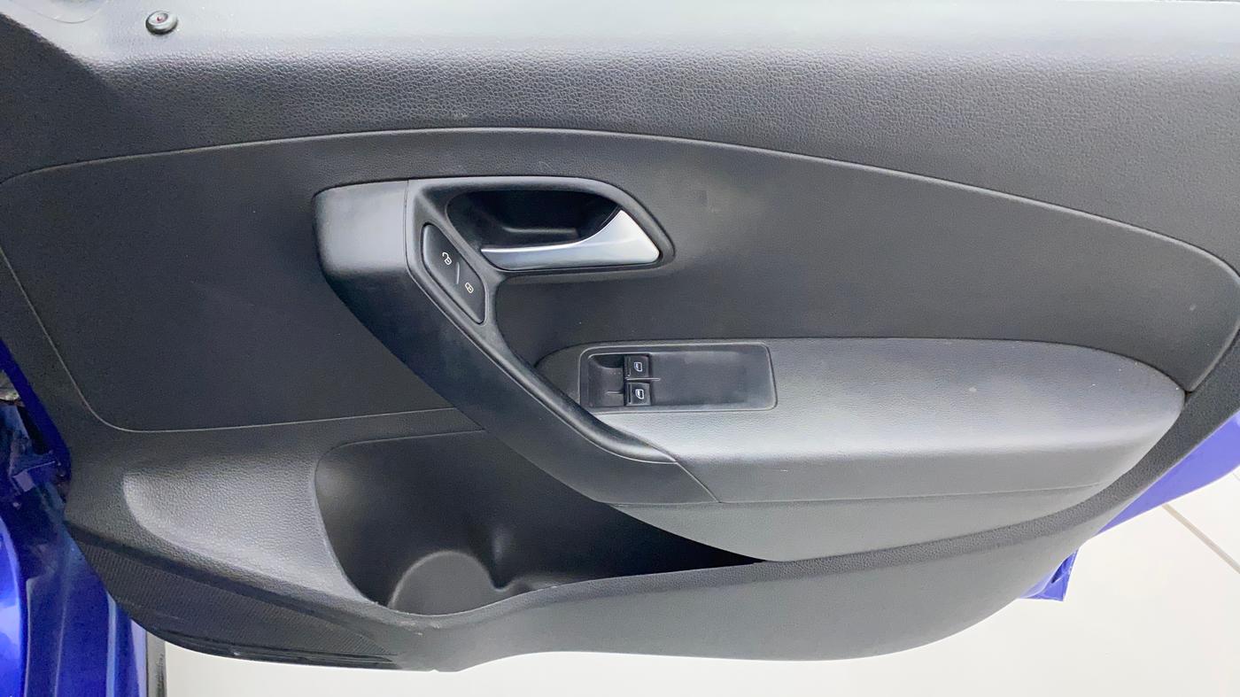 2020 Volkswagen Polo TRENDLINE 1.0L, Petrol, Manual, 52,748 km, Driver Side Door Panels Control
