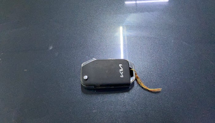 2024 KIA SONET HTK (O) 1.2 Petrol MT, Petrol, Manual, 11,521 km, Key Close Up