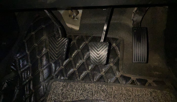 2024 KIA SONET HTK (O) 1.2 Petrol MT, Petrol, Manual, 11,521 km, Pedals