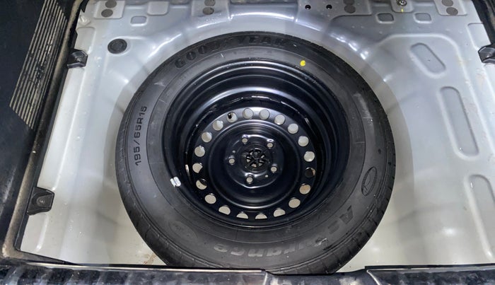 2024 KIA SONET HTK (O) 1.2 Petrol MT, Petrol, Manual, 11,521 km, Spare Tyre