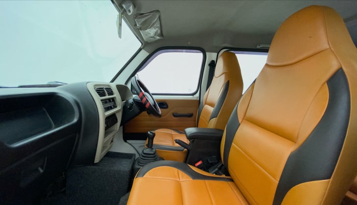 2017 Maruti Eeco 5 STR WITH AC PLUSHTR, Petrol, Manual, 33,740 km, Right Side Front Door Cabin