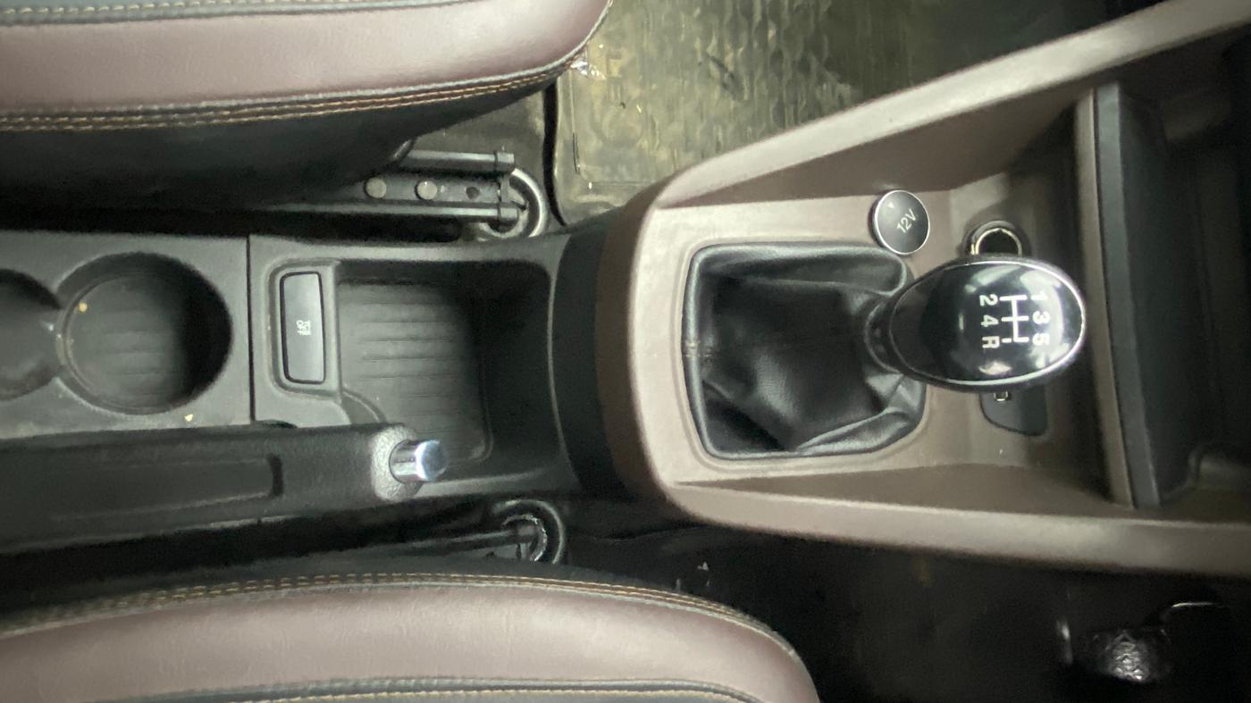 2019 Ford FREESTYLE TITANIUM 1.2 PETROL, Petrol, Manual, 69,447 km, Gear Lever