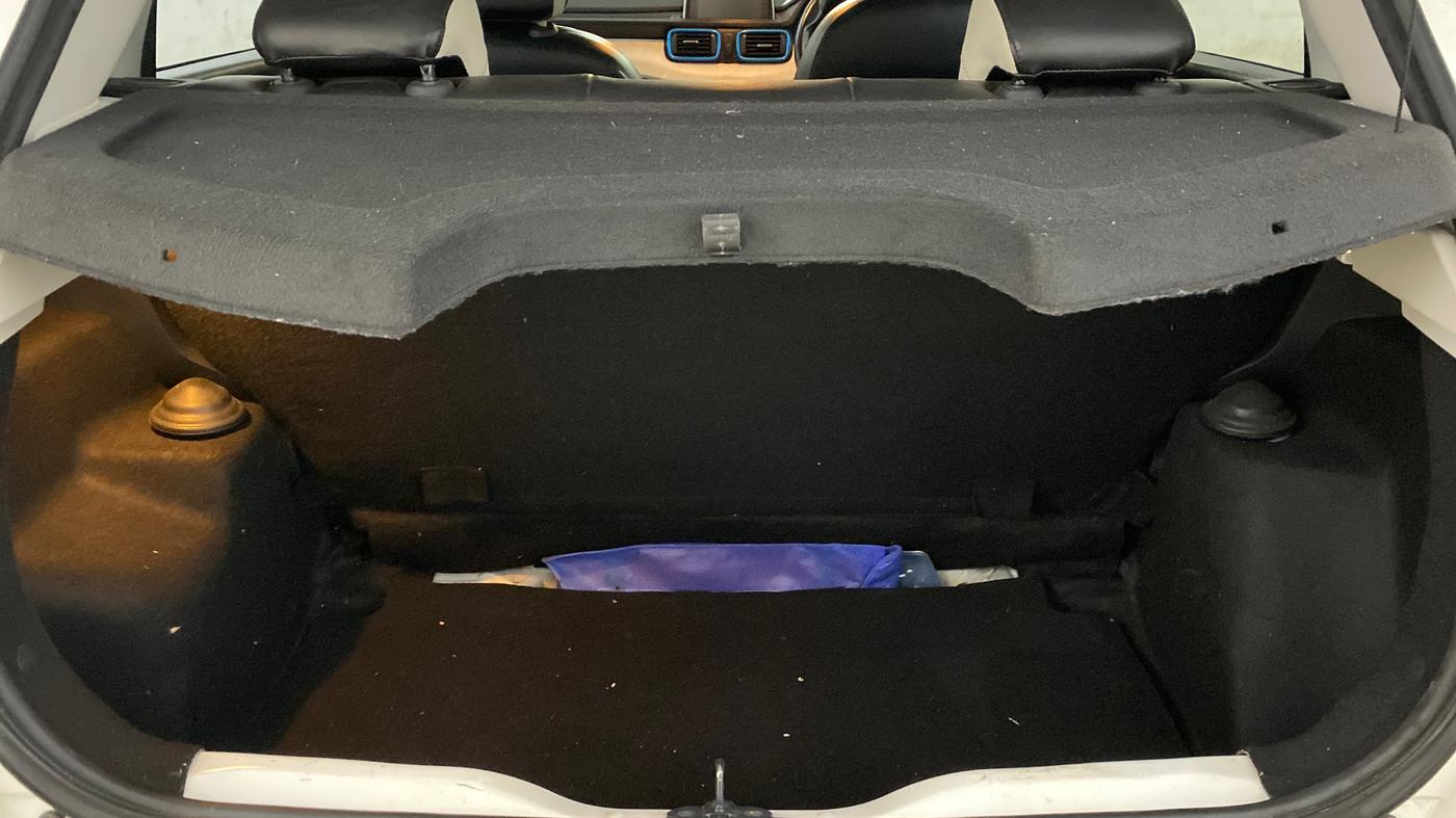 2021 Tata PUNCH CREATIVE AMT 1.2 RTN DUAL TONE, Petrol, Automatic, 31,423 km, Boot Inside