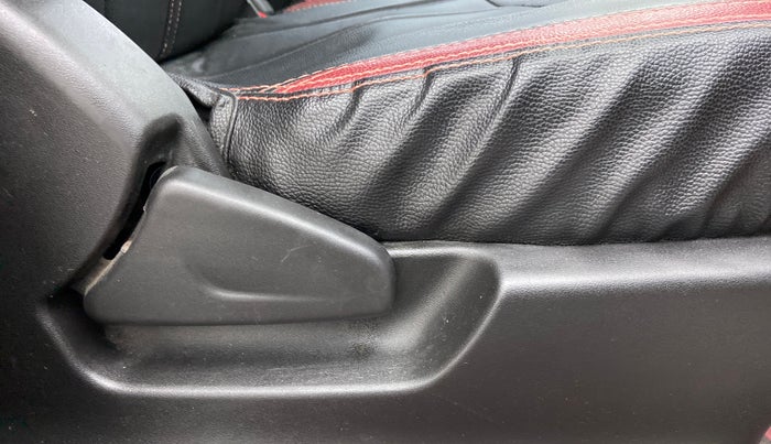 2018 Datsun Redi Go T(O) 1.0L LIMITED EDITION, Petrol, Manual, 76,222 km, Driver Side Adjustment Panel
