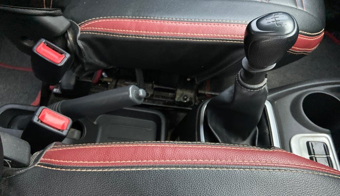 2018 Datsun Redi Go T(O) 1.0L LIMITED EDITION, Petrol, Manual, 76,222 km, Gear Lever